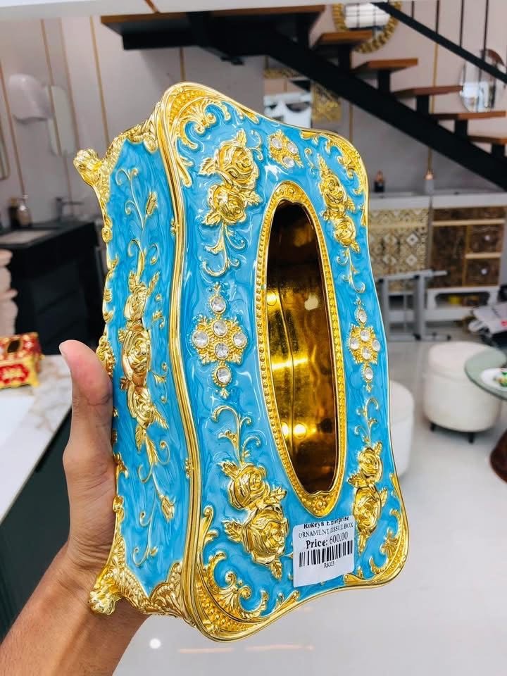 ORNAMENT TISSUE BOX  RK03
